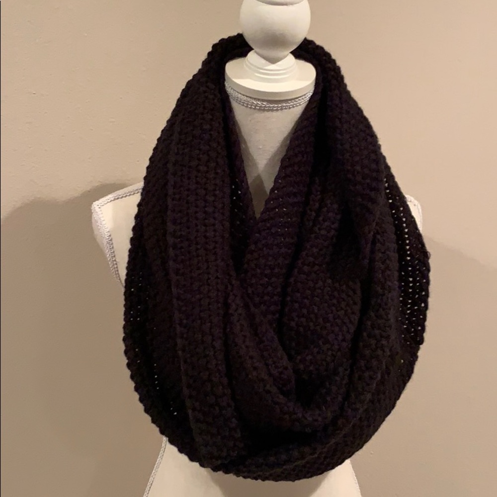 Black Scarf